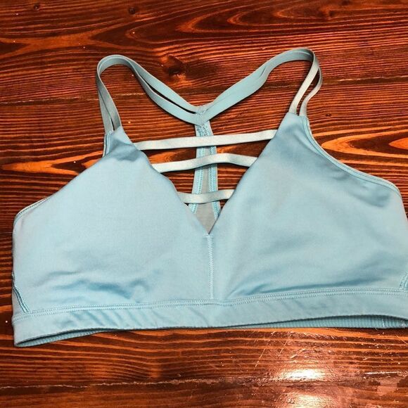 NWOT Victoria’s Secret Sports Bra Size Medium - Picture 1 of 6